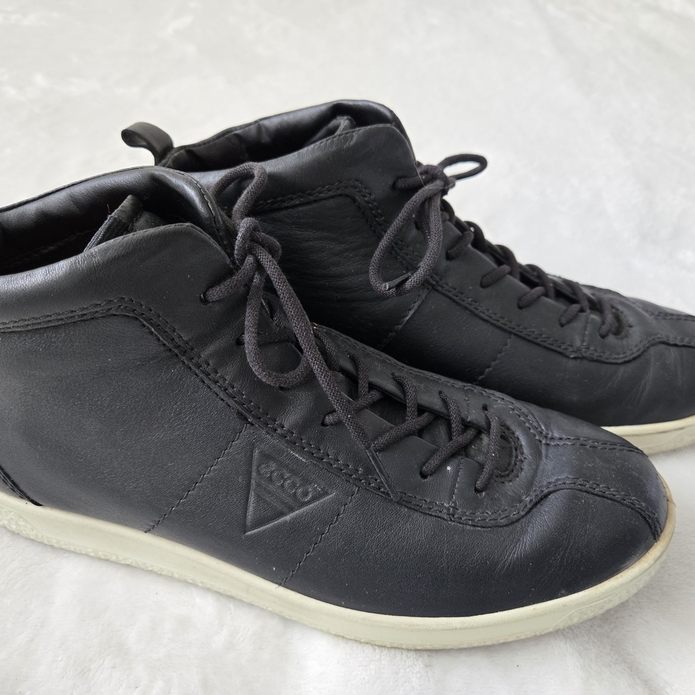 Ecco Women's Black High-Top Leather Shoes